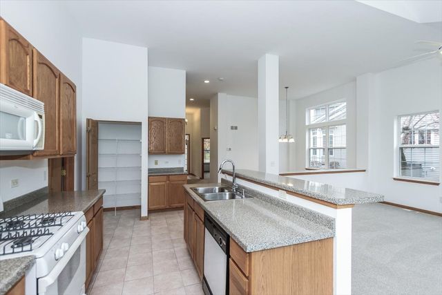 202 Braeburn Circle, Sugar Grove, IL 60554