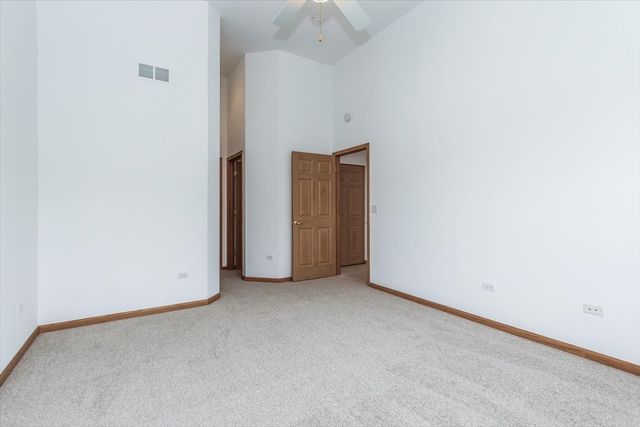 202 Braeburn Circle, Sugar Grove, IL 60554