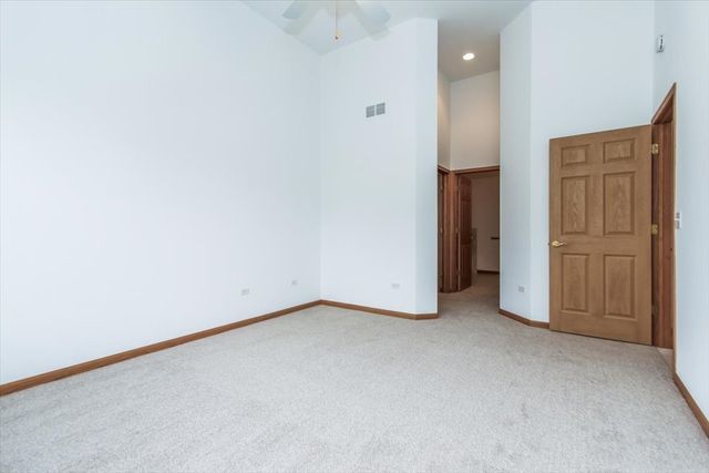 202 Braeburn Circle, Sugar Grove, IL 60554