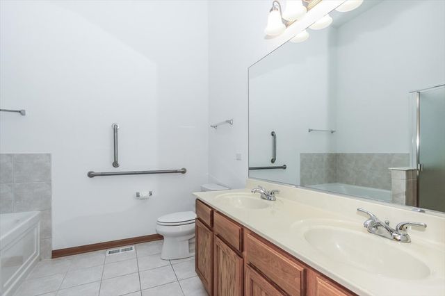 202 Braeburn Circle, Sugar Grove, IL 60554