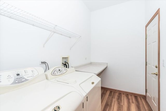 202 Braeburn Circle, Sugar Grove, IL 60554