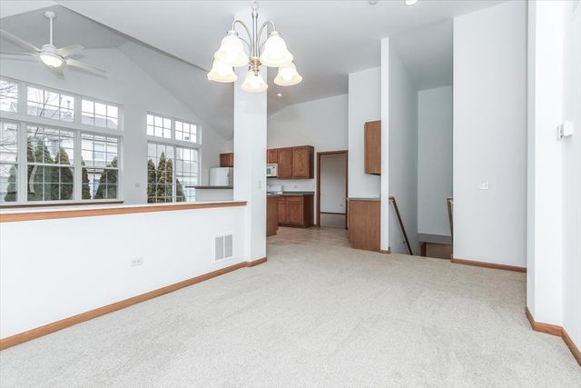 202 Braeburn Circle, Sugar Grove, IL 60554