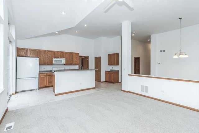 202 Braeburn Circle, Sugar Grove, IL 60554