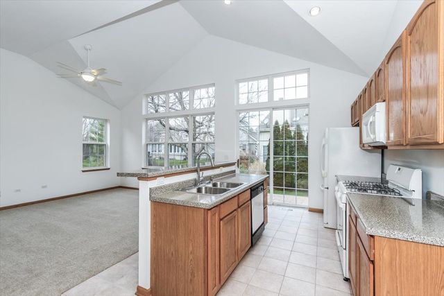 202 Braeburn Circle, Sugar Grove, IL 60554