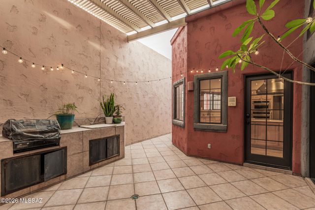 341 N Joesler Court, Tucson, AZ 85716