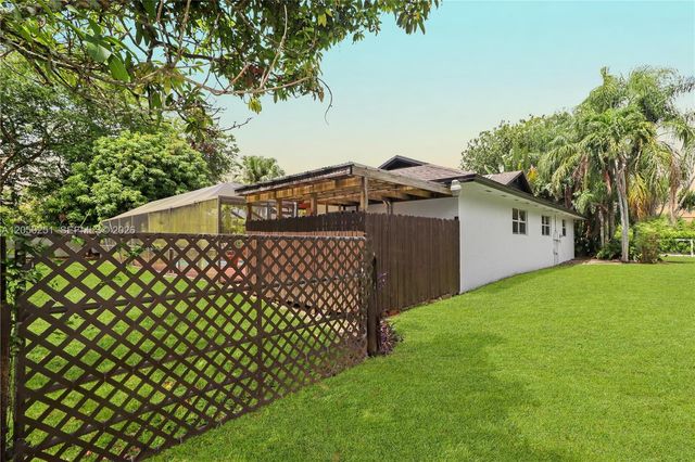 23595 SW 152nd Ave, Homestead, FL 33032