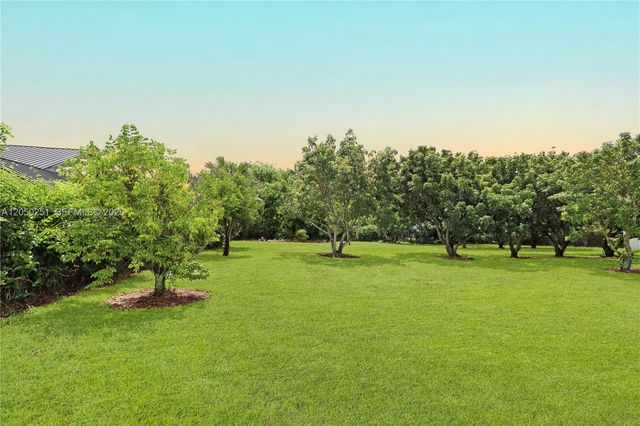 23595 SW 152nd Ave, Homestead, FL 33032