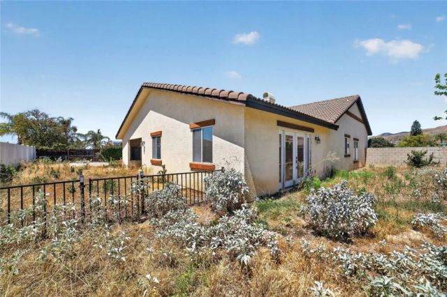 7803 Calle Carrisa Street, Highland, CA 92346