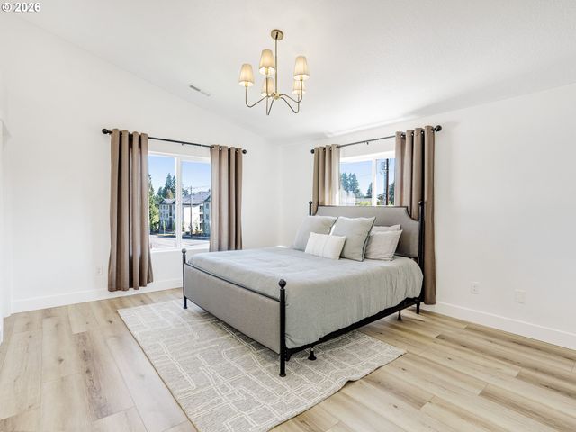 2402 Ne 96TH St, Vancouver, WA 98665