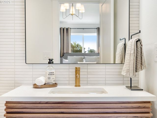 2402 Ne 96TH St, Vancouver, WA 98665