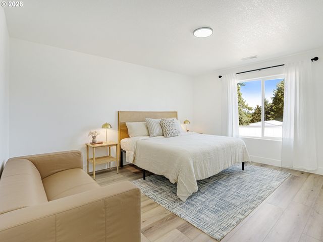 2402 Ne 96TH St, Vancouver, WA 98665