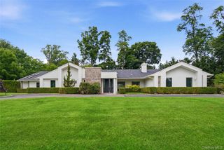 3 Engineers Road, Roslyn Harbor, NY 11576