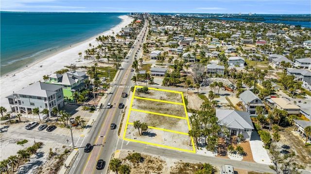 111 Coconut DR, Fort Myers Beach, FL 33931