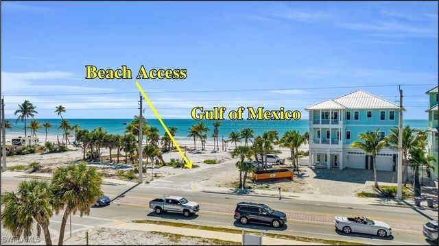 111 Coconut DR, Fort Myers Beach, FL 33931
