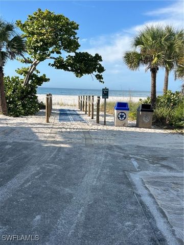 111 Coconut DR, Fort Myers Beach, FL 33931