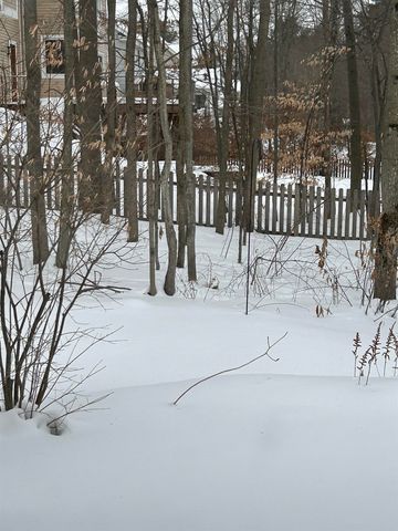 25 Stannard Drive, Essex, VT 05452