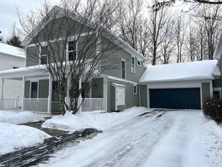 25 Stannard Drive, Essex, VT 05452