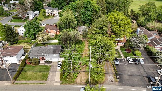 3-23 Saddle River Road, Fair Lawn, NJ 07410