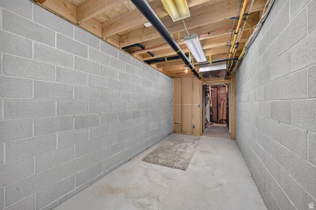 3200 E 3900 S, Holladay, UT 84124