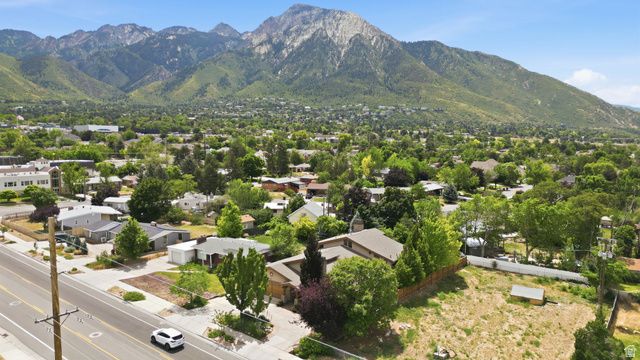 3200 E 3900 S, Holladay, UT 84124
