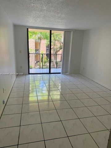 14221 N Kendall Dr 211C, Miami, FL 33186