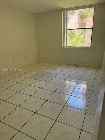 14221 N Kendall Dr 211C, Miami, FL 33186
