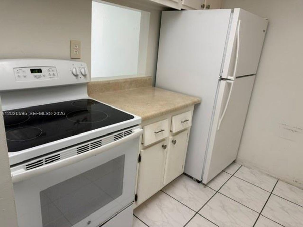 14221 N Kendall Dr 211C, Miami, FL 33186