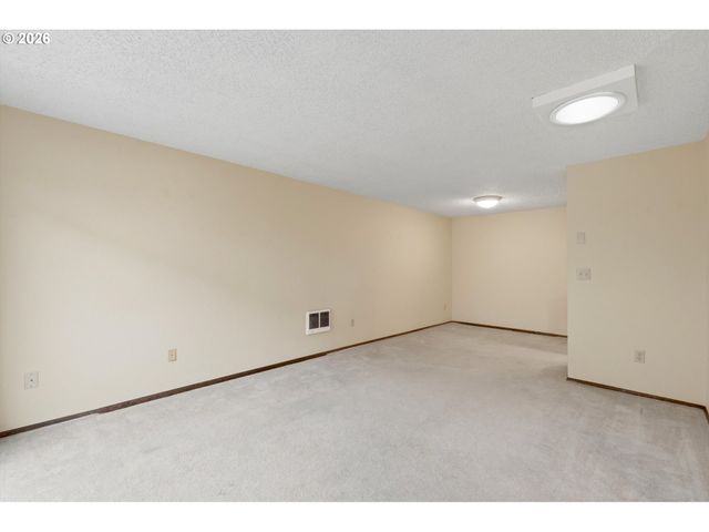 1100 N MERIDIAN St 43, Newberg, OR 97132