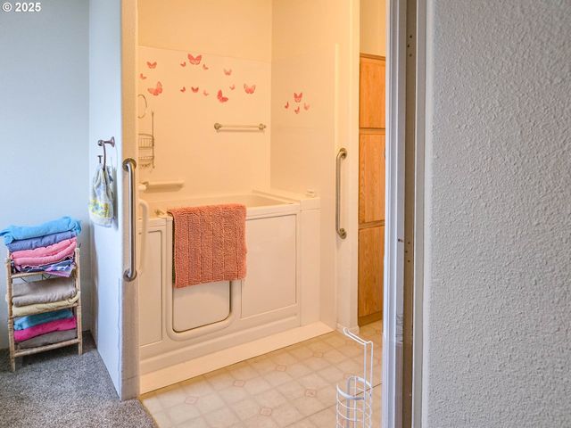 550 S STATE St 115, Sutherlin, OR 97479