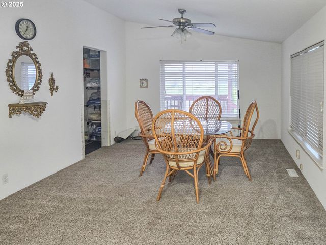 550 S STATE St 115, Sutherlin, OR 97479