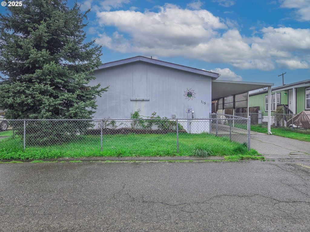 550 S STATE St 115, Sutherlin, OR 97479