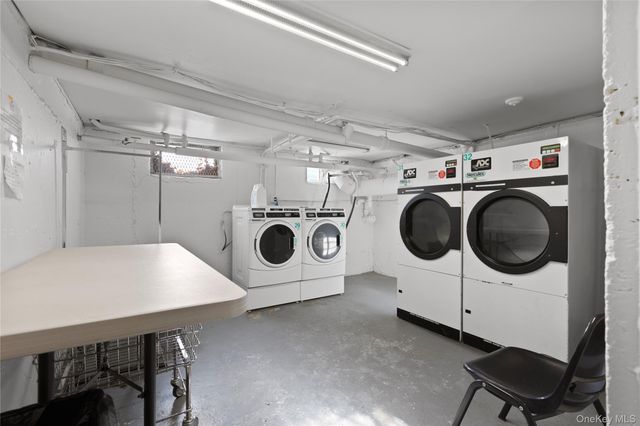 294 Edmunton Drive K18, North Babylon, NY 11703