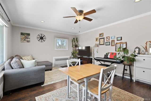 294 Edmunton Drive K18, North Babylon, NY 11703