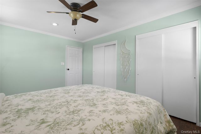 294 Edmunton Drive K18, North Babylon, NY 11703