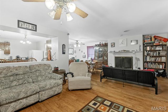10 Highway J, Wright City, MO 63390
