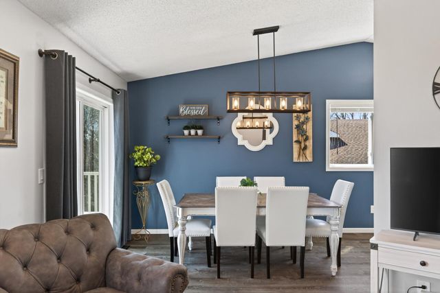 10597 61st Street NE, Albertville, MN 55301