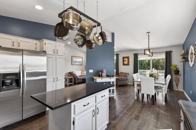 10597 61st Street NE, Albertville, MN 55301