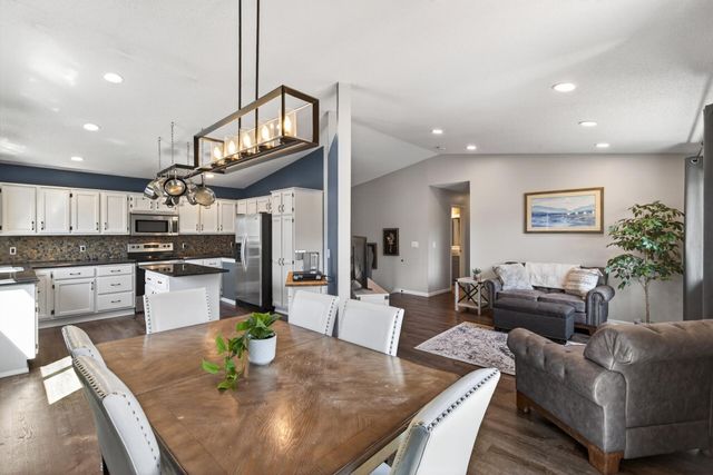 10597 61st Street NE, Albertville, MN 55301