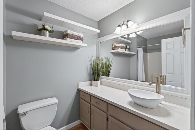 10597 61st Street NE, Albertville, MN 55301