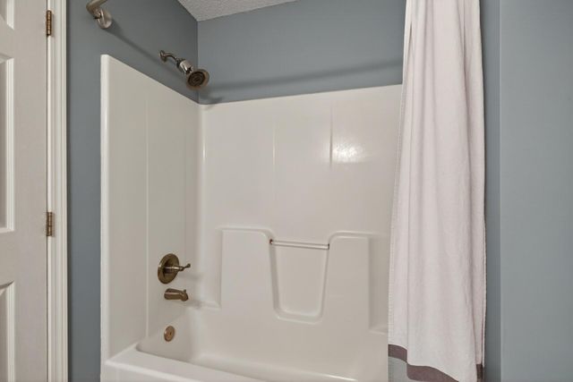 10597 61st Street NE, Albertville, MN 55301