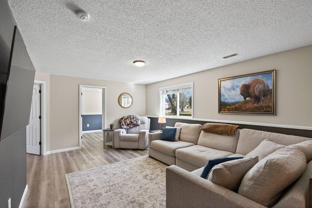 10597 61st Street NE, Albertville, MN 55301