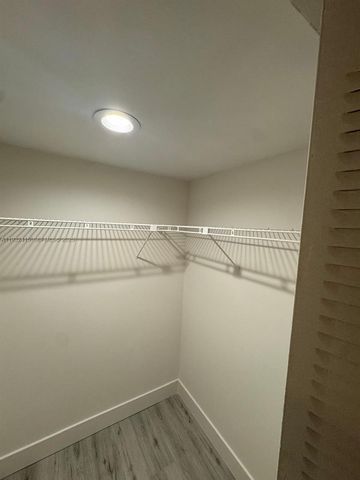 8051 S Colony Cir S 210, Tamarac, FL 33321