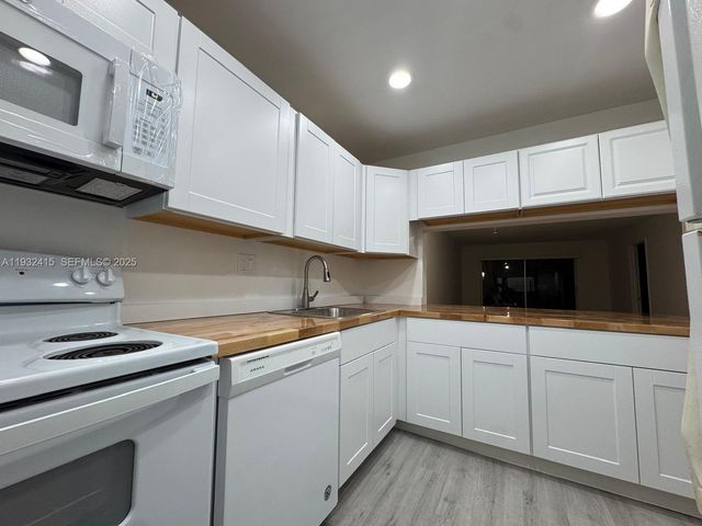 8051 S Colony Cir S 210, Tamarac, FL 33321