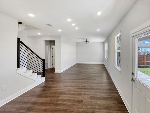 1704 Carvin WAY, Pflugerville, TX 78660