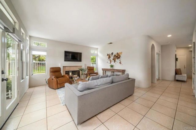 369 Justina Drive, Oceanside, CA 92057