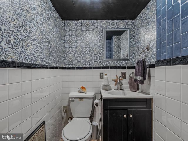 9 S LAUREL AVE, Berkeley Springs, WV 25411