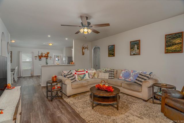 1803 Petes Place, Paragould, AR 72450