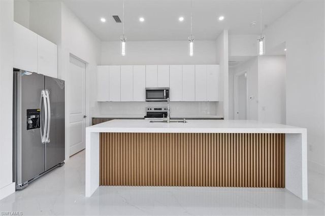 2500 NW 7th ST, Cape Coral, FL 33993