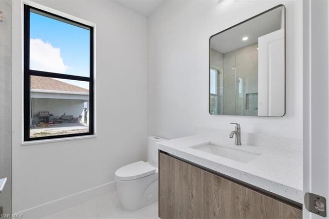 2500 NW 7th ST, Cape Coral, FL 33993