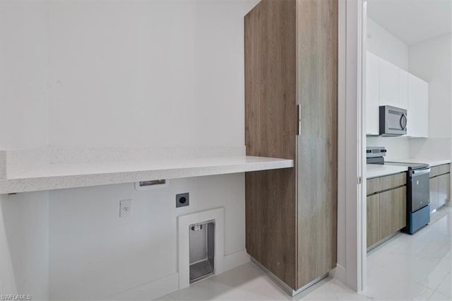 2500 NW 7th ST, Cape Coral, FL 33993